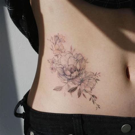 tattoo en el abdomen|TATUAJES EN EL ABDOMEN【50 ideas para。